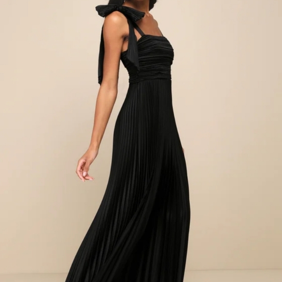 Gorgeous Purpose Black Satin Pleated Sleeveless Bow Maxi Dress - Picture 3 of 4
